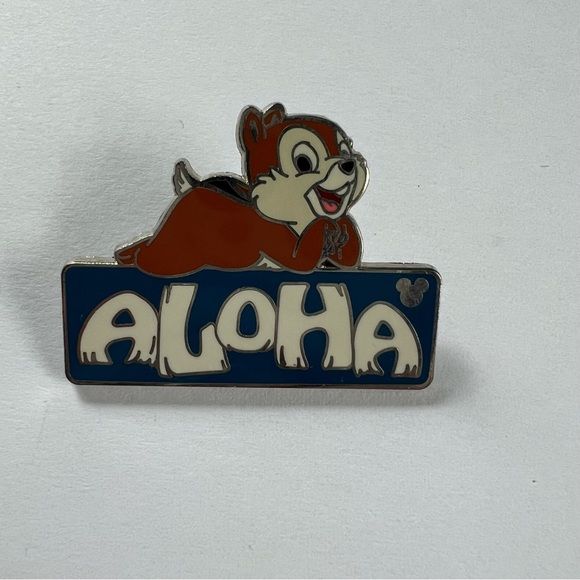 Chip and Dale Aloha Disney Pin Trading Hidden Mickey Series Disney World Signs - Picture 2 of 11